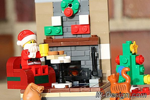 Der Weihnachtsmann lässt sich im Haus nieder