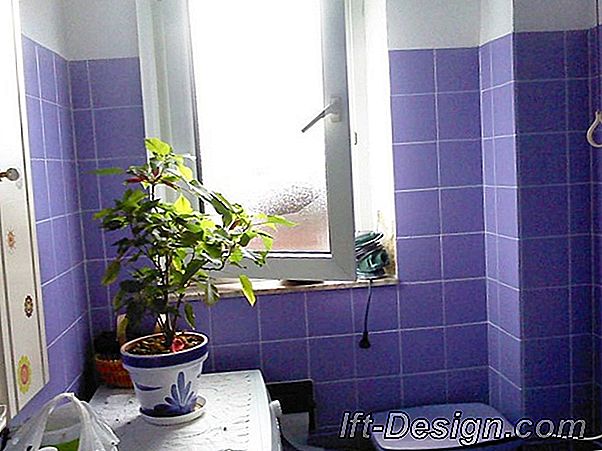 Los azulejos azules para agrandar el baño.