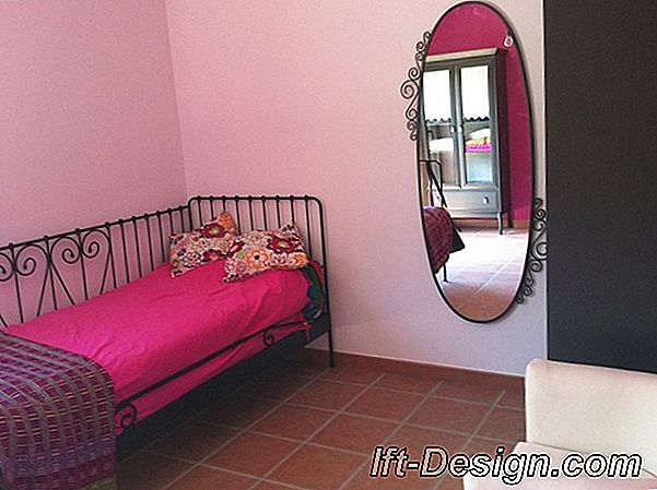 ¿Qué color asociar con los muebles negros para una habitación rosa?