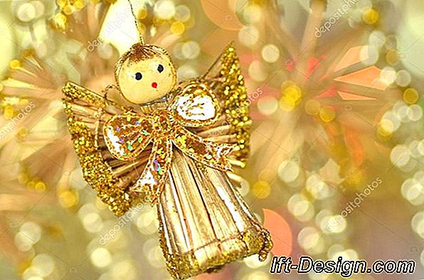 Az angyalok beállítják a karácsonyi dekoráció hangját